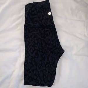 Lululemon aligns- leopard print, 25 inch inseam